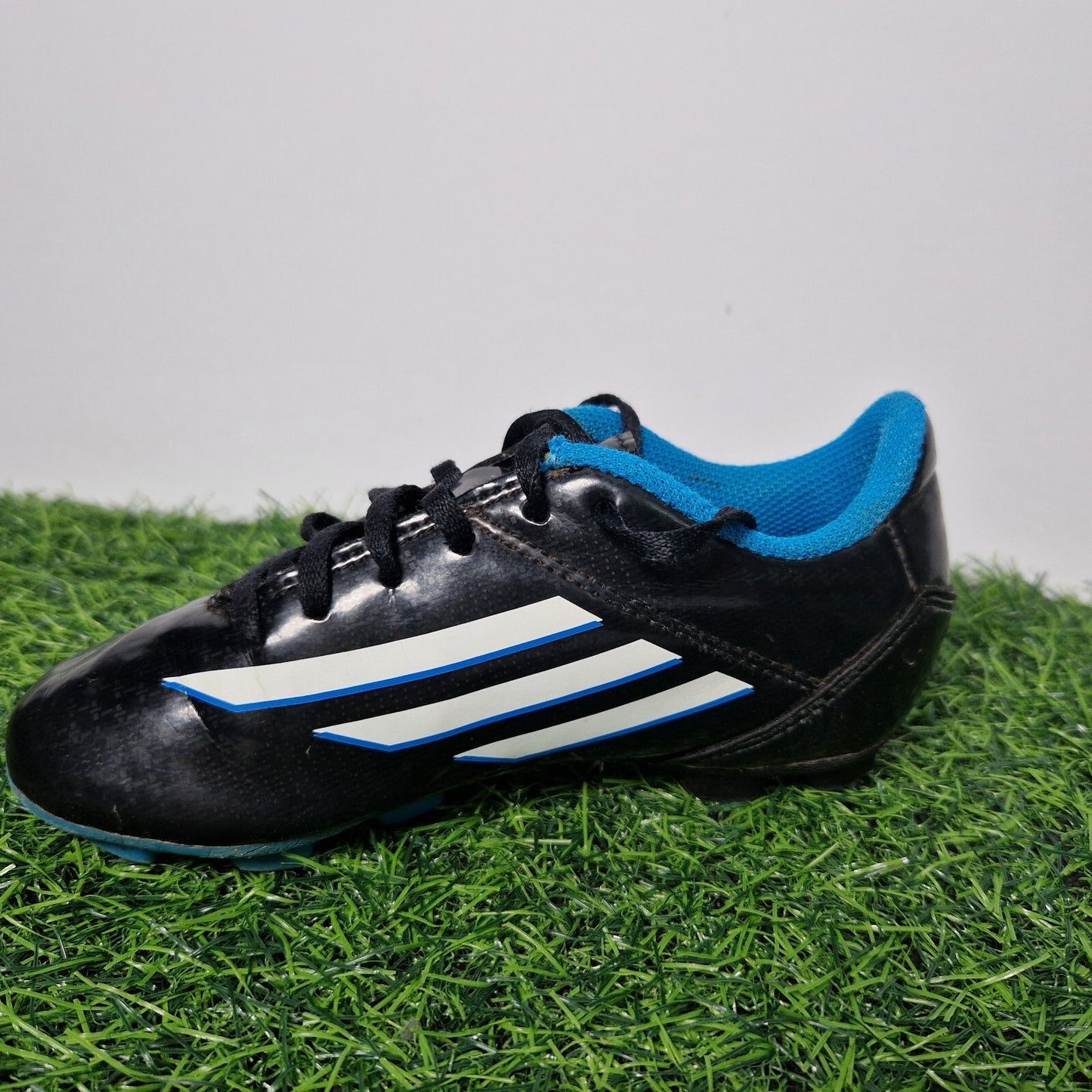 Adidas F5 TRX FG Football Boots - Moulded Studs -  Size UK 10K