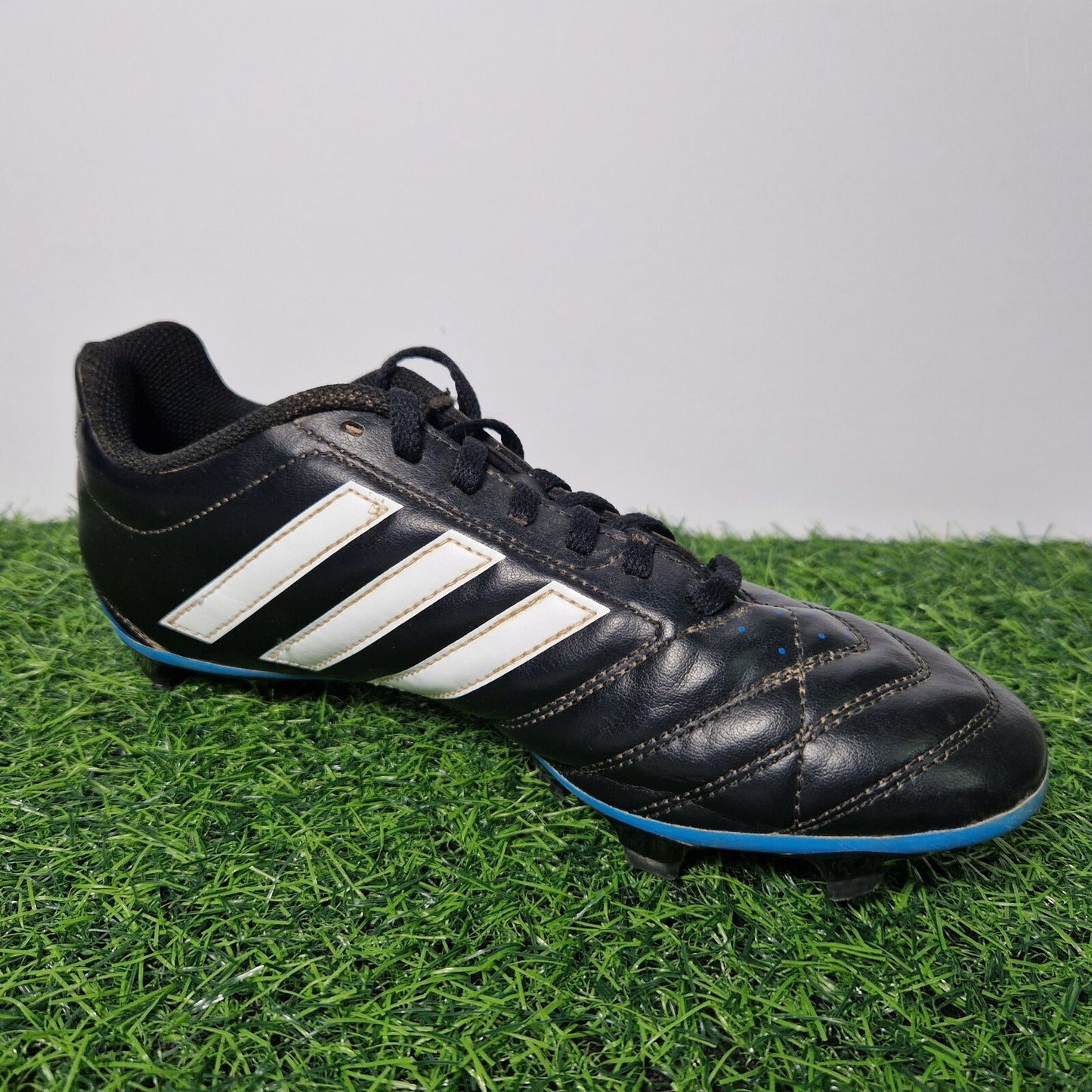 Adidas Goletto V Football Boots - Black / Blue - Moulded Studs - UK Size 6.5