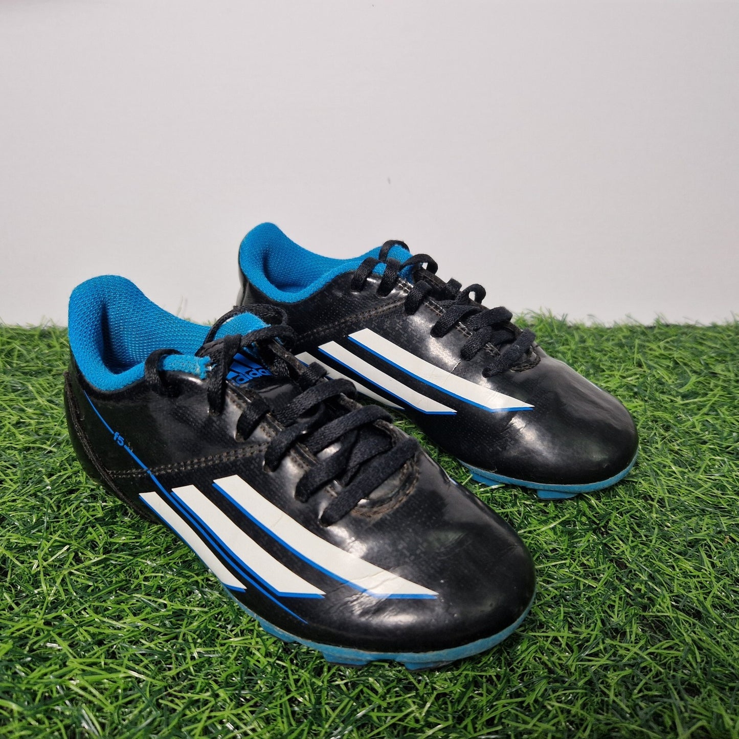 Adidas F5 TRX FG Football Boots - Moulded Studs -  Size UK 10K