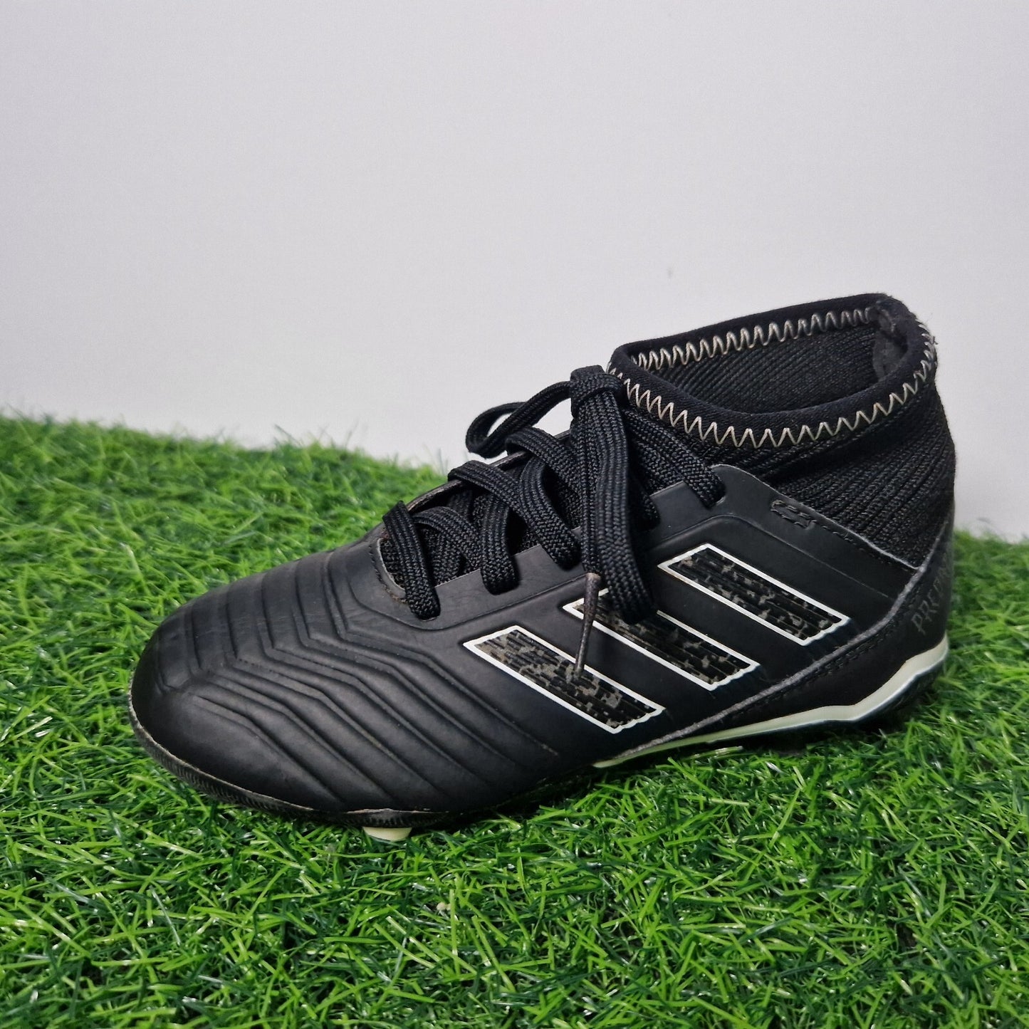 adidas Predator 18.3 Firm Ground Football Boots - Black - Boys Size 11 Kids