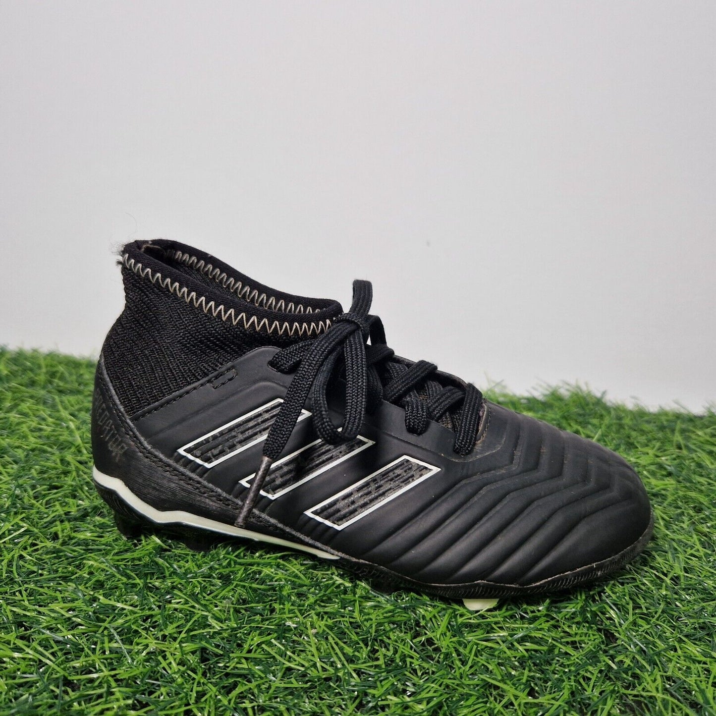 adidas Predator 18.3 Firm Ground Football Boots - Black - Boys Size 11 Kids