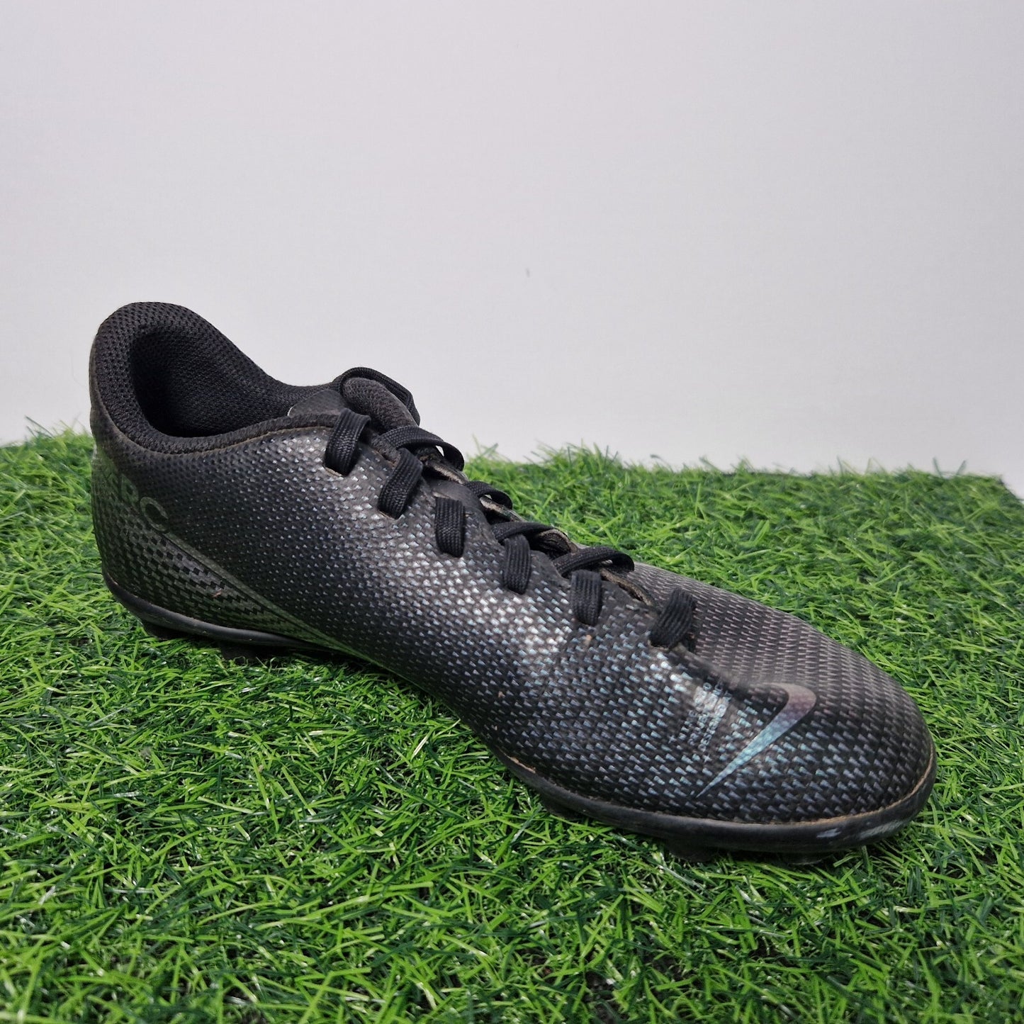 Nike JR Mercurial Vapor 13 Club FG Football Boots - Black - Boys UK Size 2.5