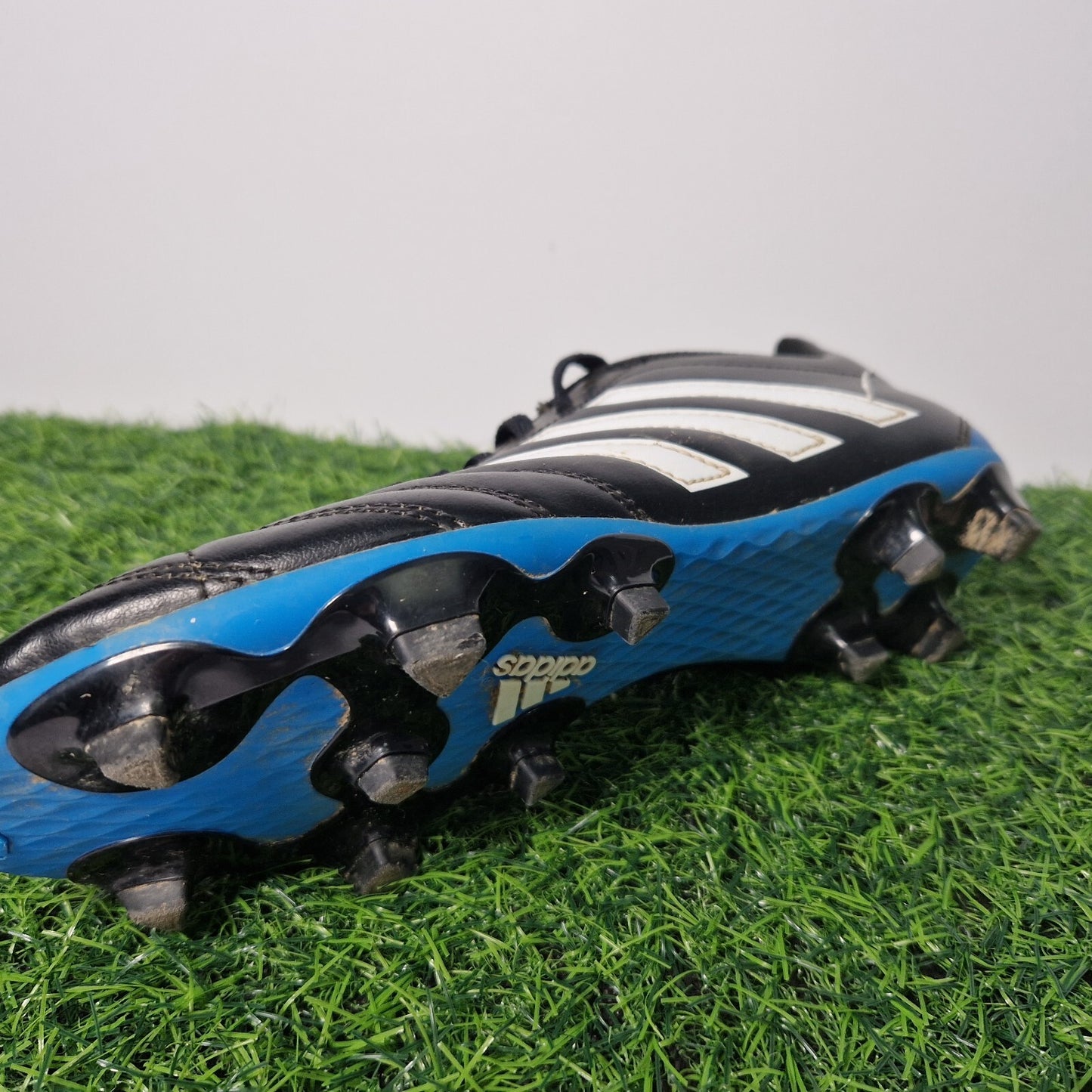 Adidas Goletto V Football Boots - Black / Blue - Moulded Studs - UK Size 6.5