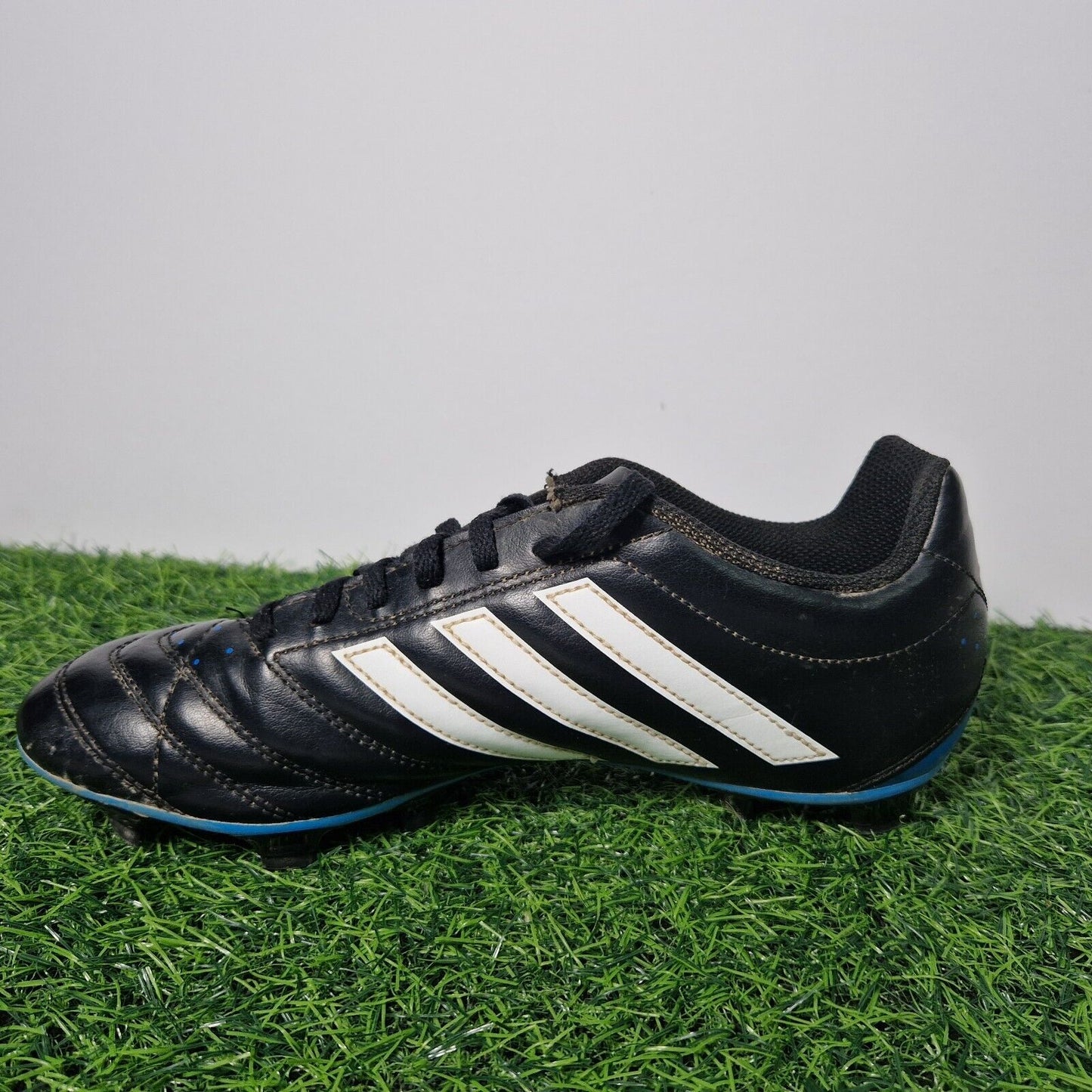 Adidas Goletto V Football Boots - Black / Blue - Moulded Studs - UK Size 6.5