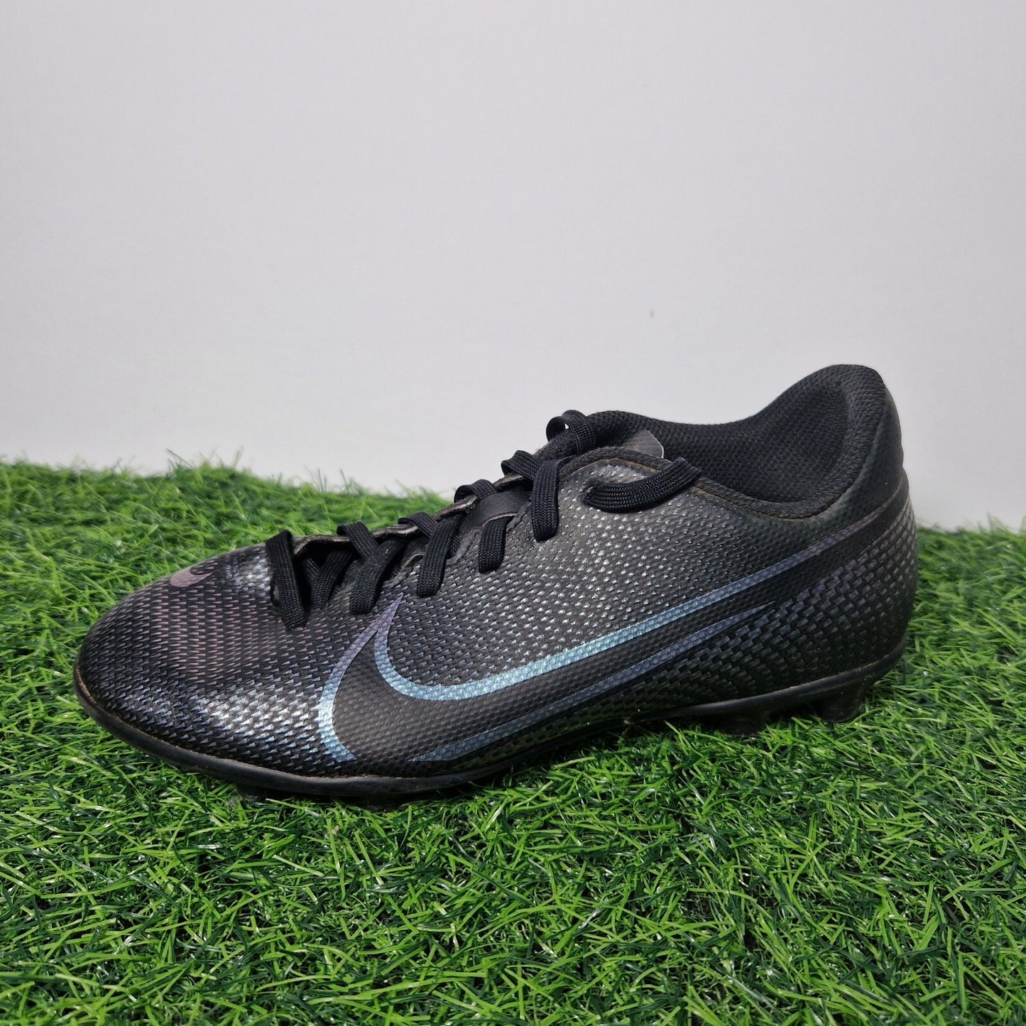 Nike JR Mercurial Vapor 13 Club FG Football Boots - Black - Boys UK Size 2.5