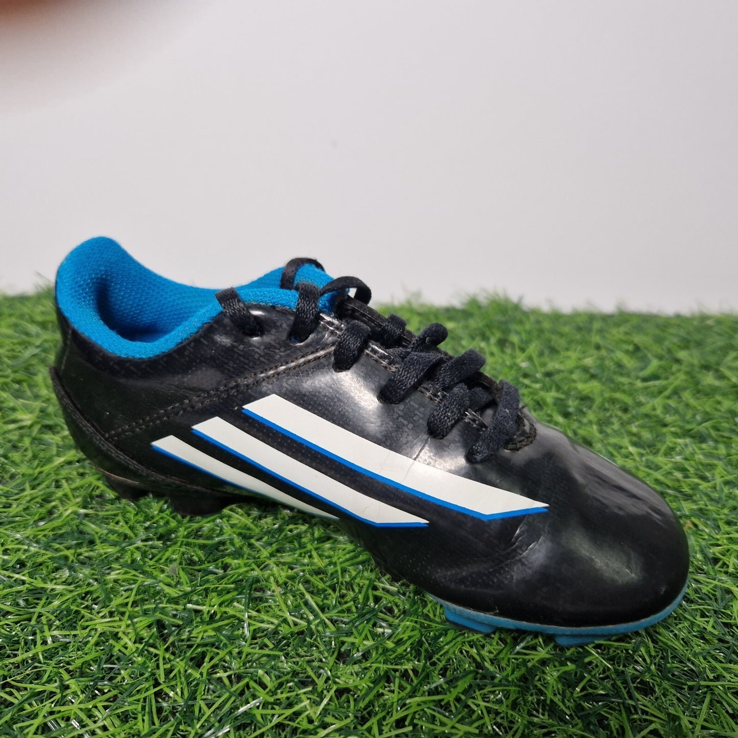 Adidas F5 TRX FG Football Boots - Moulded Studs -  Size UK 10K